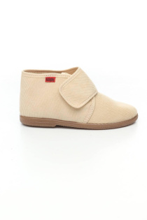Kickers Детски обувки в Екрю